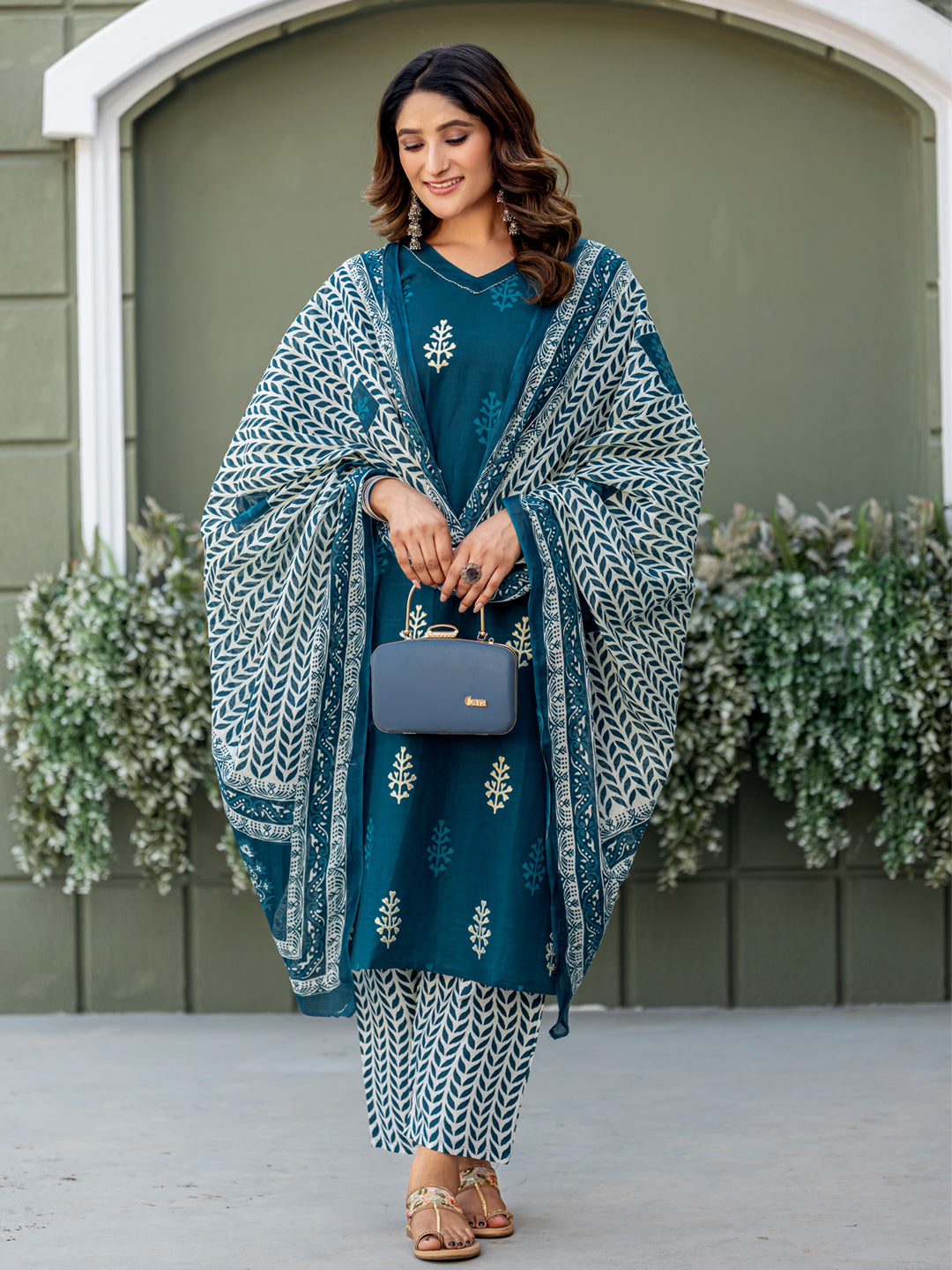 Dupatta Kurti Set | Embroidered Designer Piece | Naarikaa